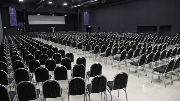 Salón Iglesia El Encuentro - Dismo Muebles